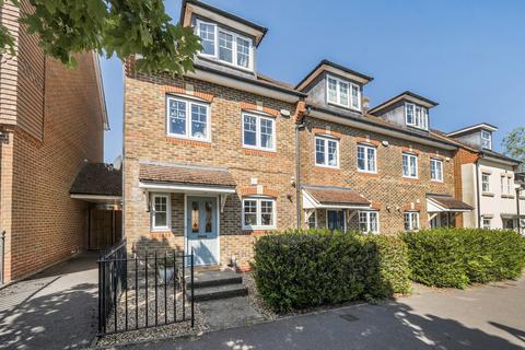 3 bedroom end of terrace house for sale, Osprey Avenue, Bracknell, Berkshire