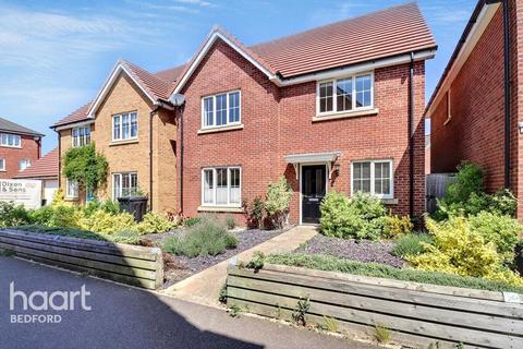 4 bedroom detached house to rent, Eagle Mews, BEDFORD