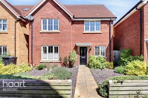 4 bedroom detached house to rent, Eagle Mews, BEDFORD