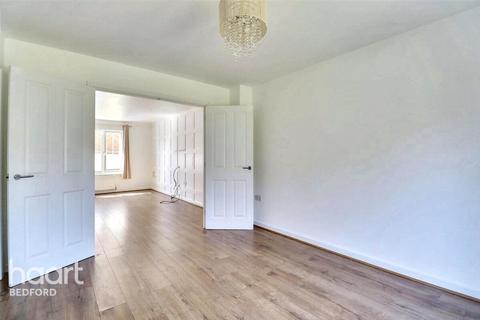 4 bedroom detached house to rent, Eagle Mews, BEDFORD