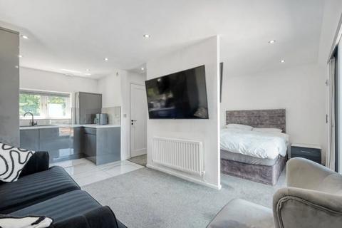 70 High Trees Close, Redditch, B98 7XL