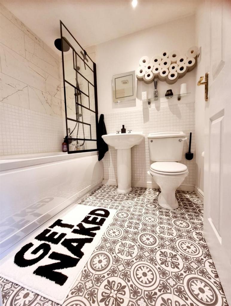 Family bathroom