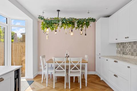64 Station Avenue, Epsom, KT19 9UG