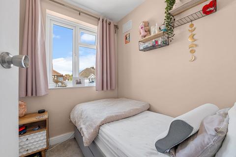 64 Station Avenue, Epsom, KT19 9UG
