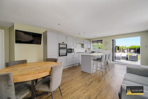 4 bedroom semi-detached house for sale, Lentons Lane, Aldermans Green, Coventry