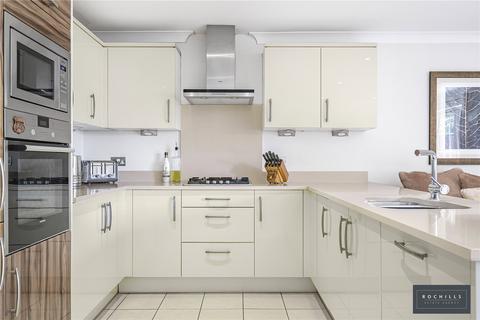 1 Binfield Close, Byfleet, West Byfleet, KT14 7FJ