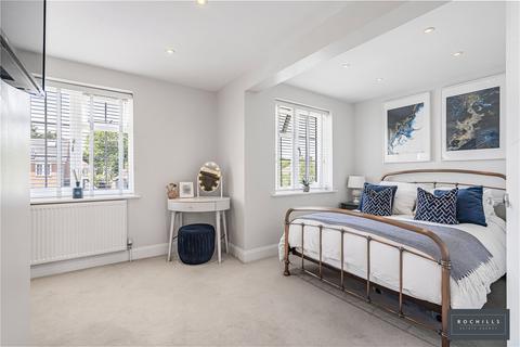 1 Binfield Close, Byfleet, West Byfleet, KT14 7FJ
