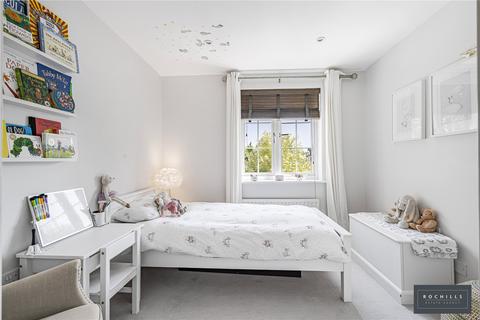 1 Binfield Close, Byfleet, West Byfleet, KT14 7FJ
