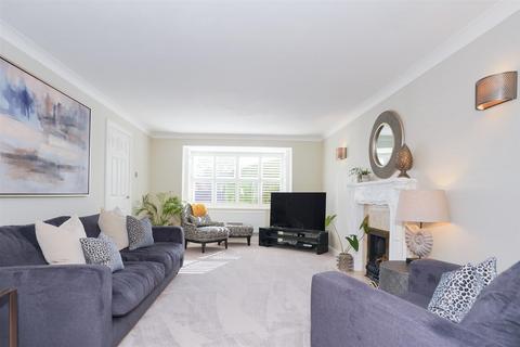4 bedroom detached house for sale, Alderman Way, Weston Under Wetherley, Leamington Spa