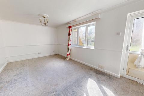 17 Crowthorp Road, Northampton, NN3 5DU