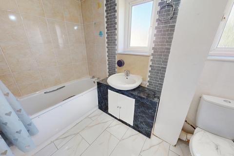 17 Crowthorp Road, Northampton, NN3 5DU