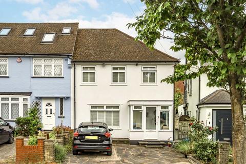 3 bedroom house to rent, Woodcote Avenue, London NW7