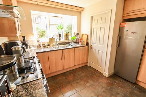 18 Catharine Close, Chafford Hundred, Grays, RM16 6QH