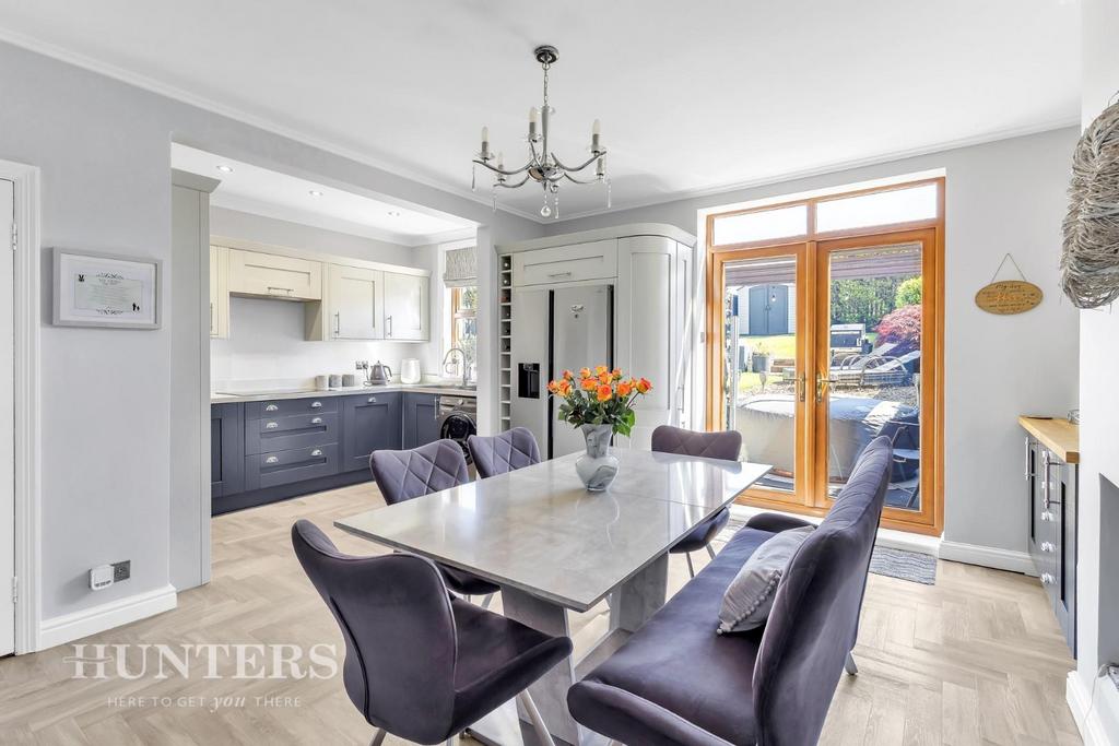Dining kitchen