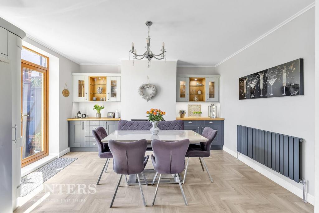 Dining kitchen