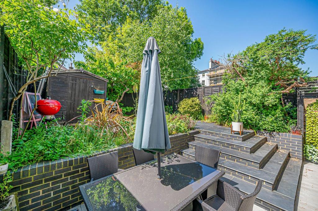 Apartment in London - View 2