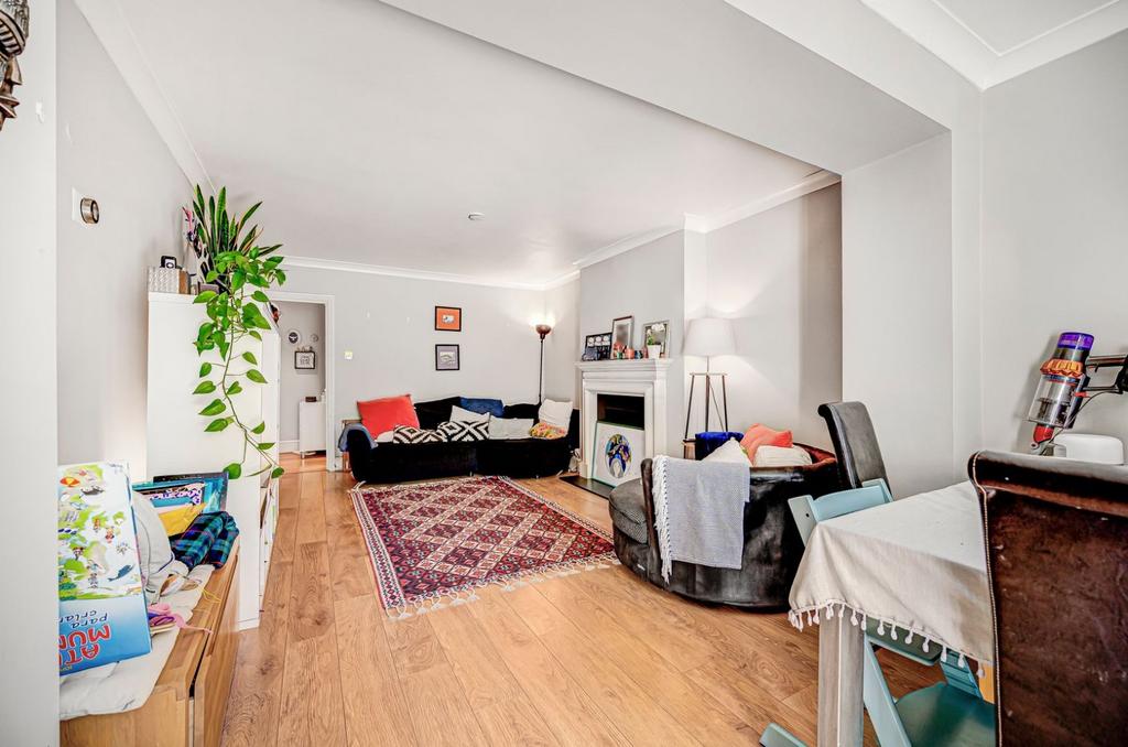 Apartment in London - View 4