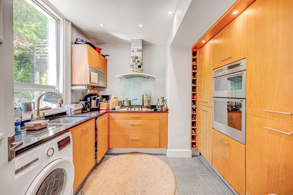 Apartment in London - More