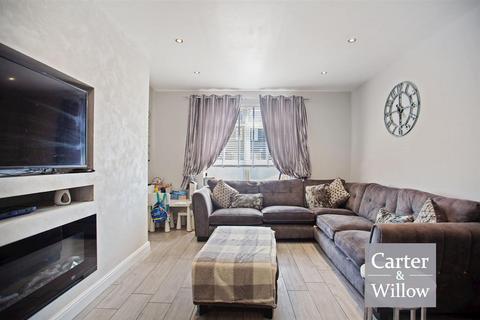 3 bedroom terraced house for sale, Adomar Road, Dagenham, Essex