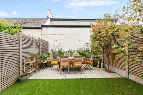 185 Eardley Road, London, SW16 5TQ