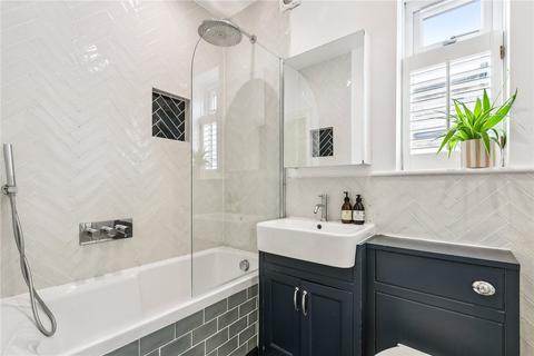 185 Eardley Road, London, SW16 5TQ