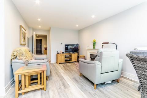 2 bedroom retirement property for sale, Limpsfield Road, Warlingham CR6