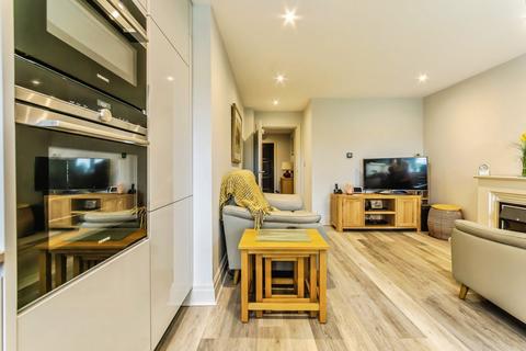 2 bedroom retirement property for sale, Limpsfield Road, Warlingham CR6
