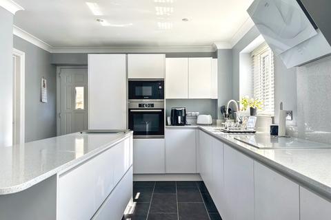 4 bedroom detached house for sale, St Julians Close, South Marston, South Marston, SN3