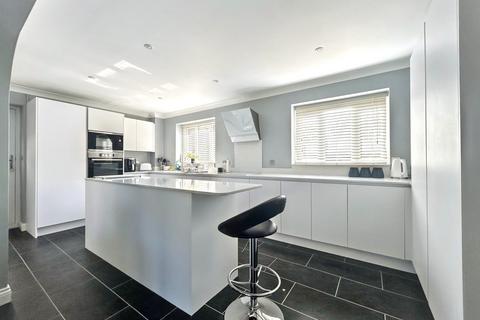 4 bedroom detached house for sale, St Julians Close, South Marston, South Marston, SN3