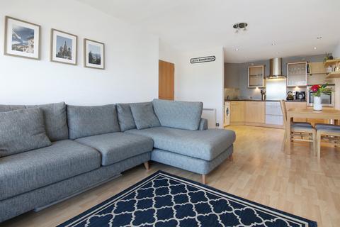 12/10 Constitution Street, Edinburgh, EH6 7BT