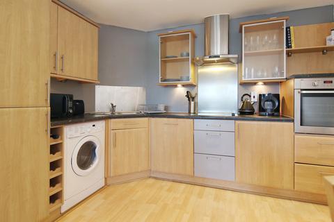 12/10 Constitution Street, Edinburgh, EH6 7BT
