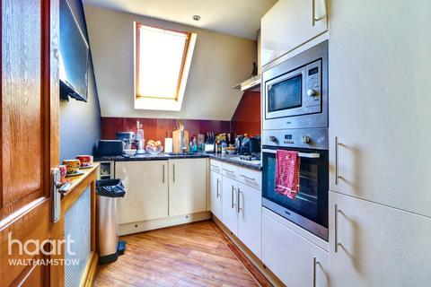 2 bedroom apartment for sale, 3 Pineview Court, The Ridgeway