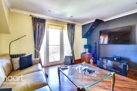 2 bedroom apartment for sale, 3 Pineview Court, The Ridgeway