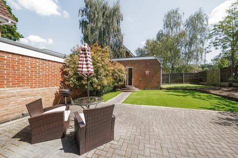 16 Romney Drive, Bromley, BR1 2TE