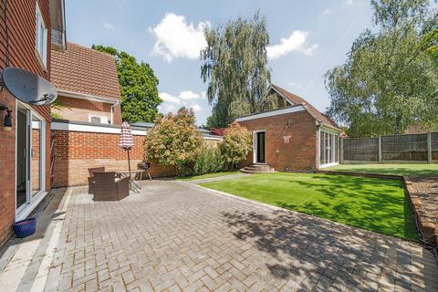 16 Romney Drive, Bromley, BR1 2TE