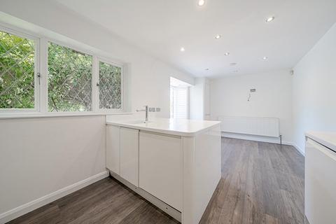 16 Romney Drive, Bromley, BR1 2TE