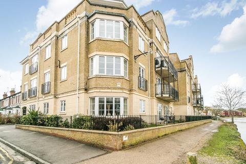 2 bedroom flat to rent, Regents Riverside, Brigham Road, Reading, RG1