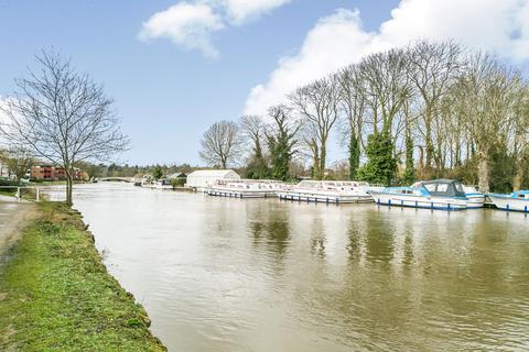 2 bedroom flat to rent, Regents Riverside, Brigham Road, Reading, RG1