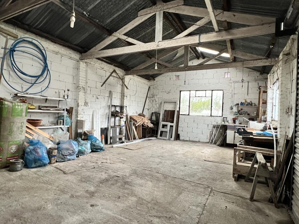 Detached double garage/workshop