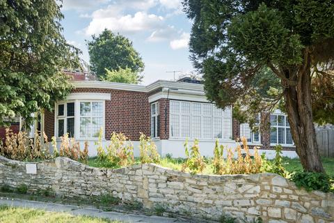 3 bedroom bungalow for sale, Hillbrow Road, Bromley
