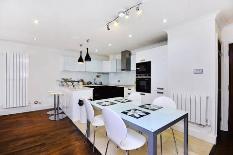 2 bedroom flat for sale, Aria House, Covent Garden, London, WC2B