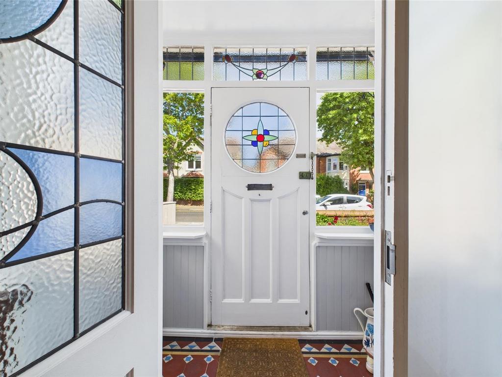 Porch 1.jpg