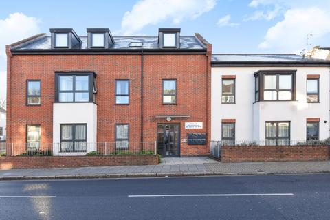 2 bedroom flat to rent, Elmers End Road, Beckenham, Kent, BR3