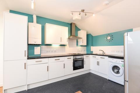2 bedroom flat to rent, Elmers End Road, Beckenham, Kent, BR3