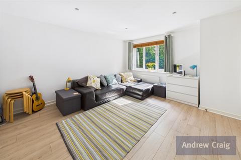11 Abbeyfield Close, Gateshead, NE8 2PS