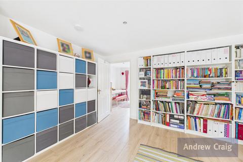 11 Abbeyfield Close, Gateshead, NE8 2PS