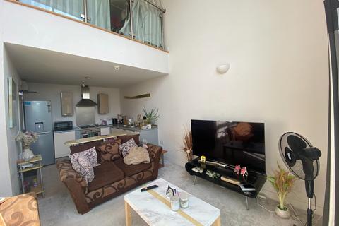 3 bedroom flat for sale, Woden Street, Salford, M5