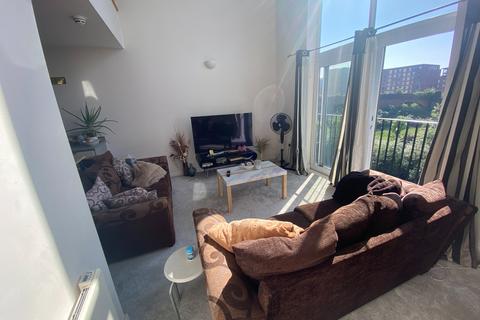 3 bedroom flat for sale, Woden Street, Salford, M5