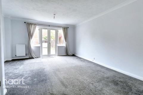21 Lapwing Way, Abbots Langley, WD5 0GG