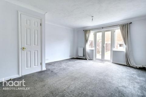 21 Lapwing Way, Abbots Langley, WD5 0GG